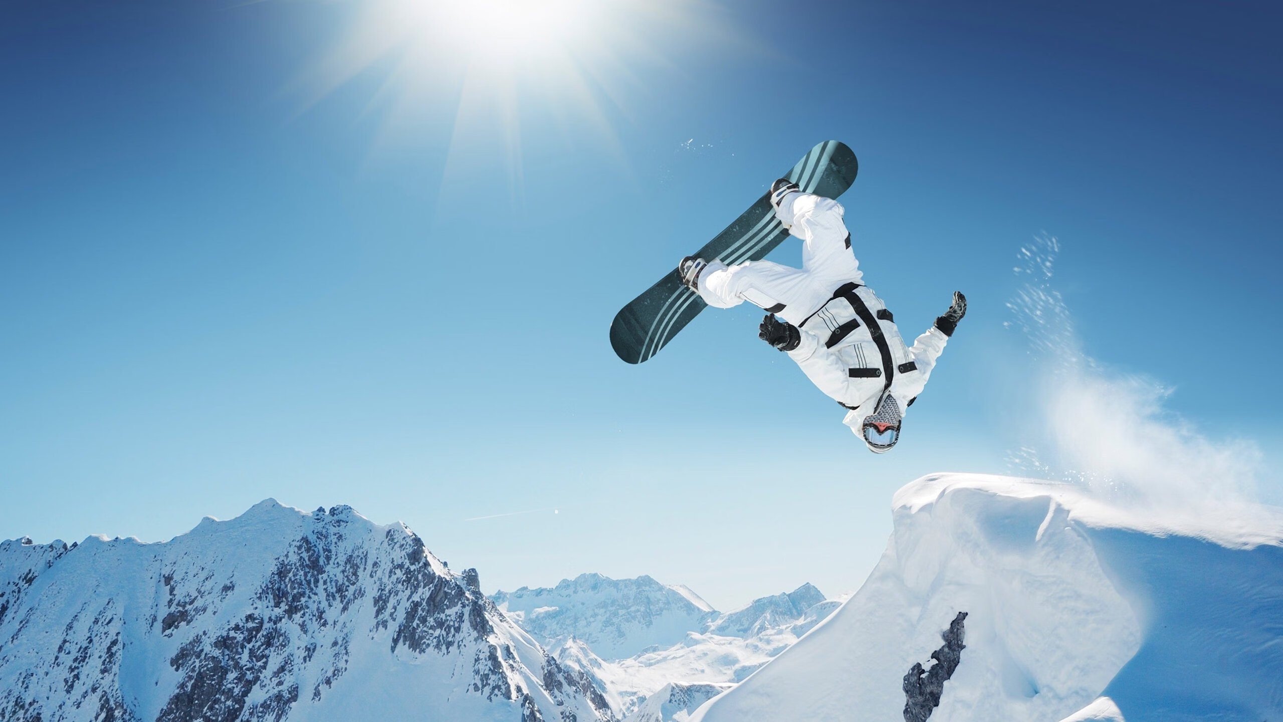 体操小组练习同步动作如镜像,教练直夸天才